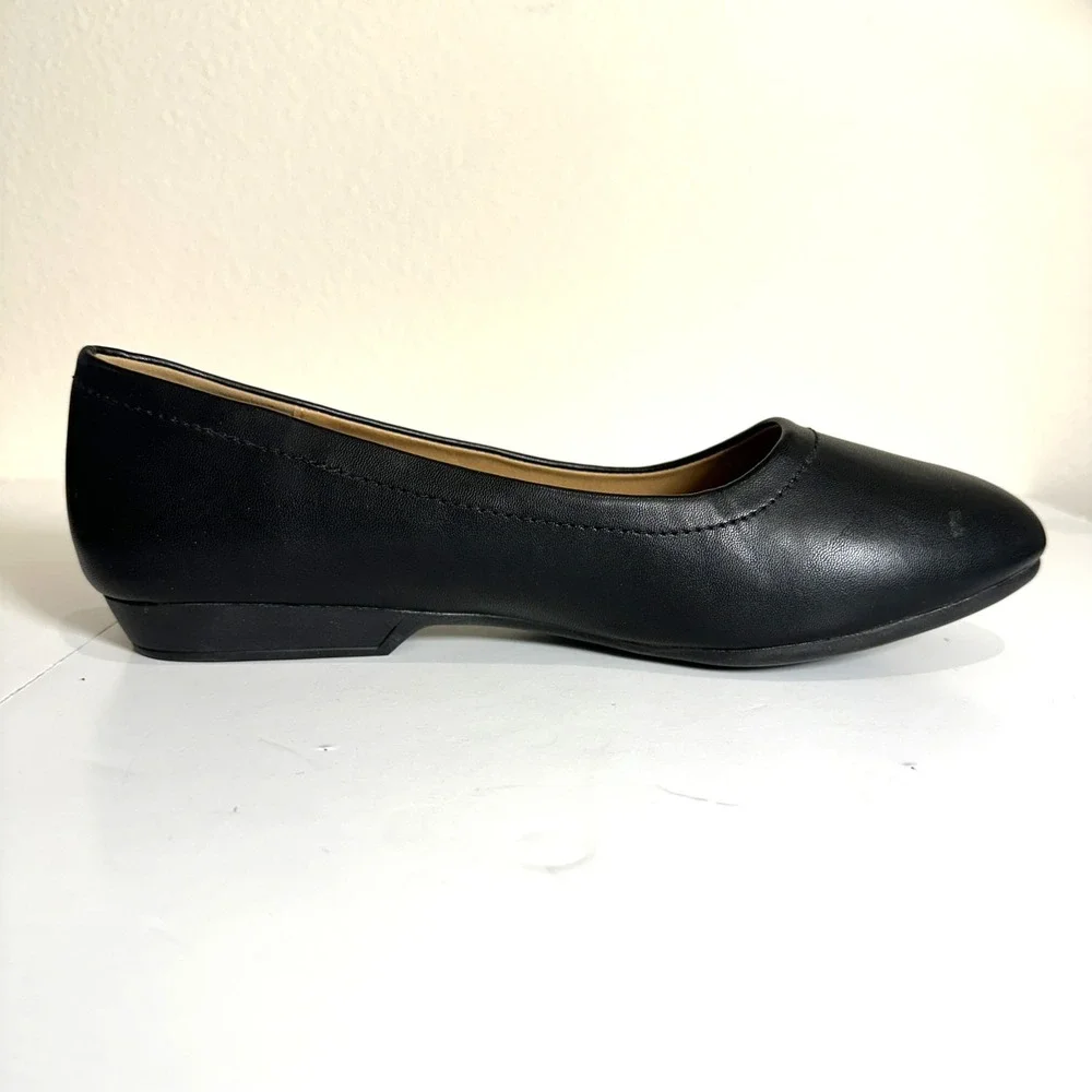 comfortview Black Leather Round-Toe Flats